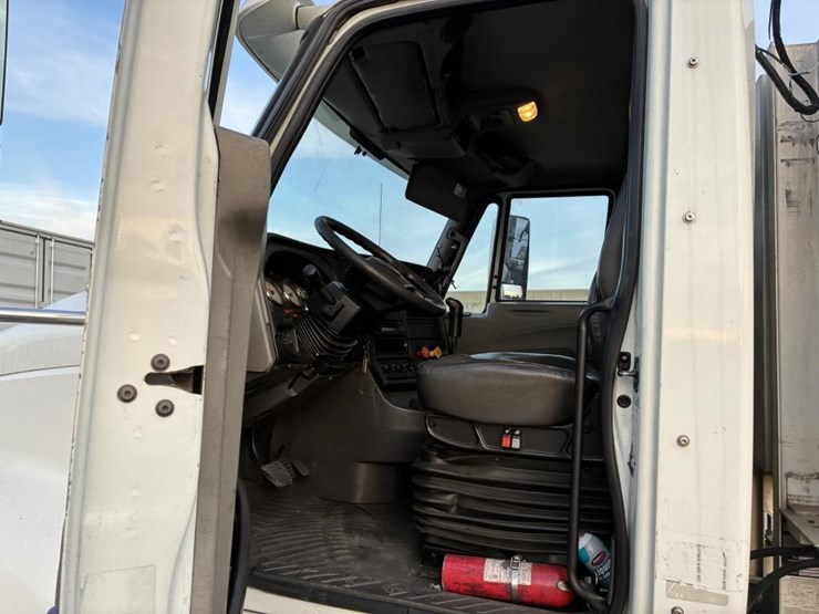 2012-international-prostar-image-8