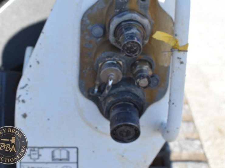 2022-bobcat-t595-image-11