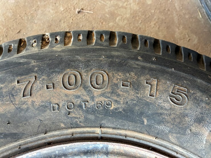 #17161-•-7.00-15-implement-tires-image-2