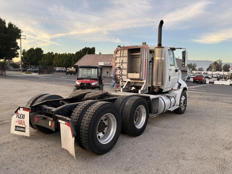 2012-international-prostar-image-3