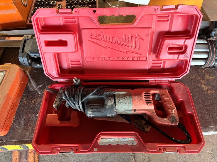 #17193-•-milwaukee-sawzall-kit-image-1