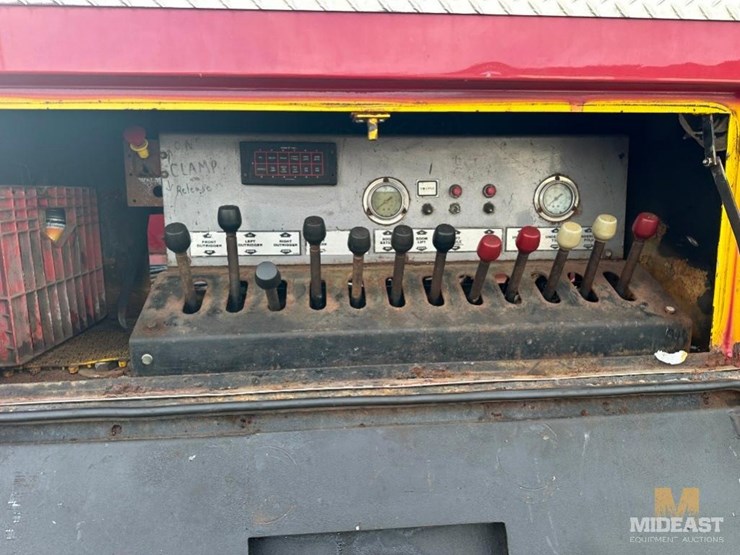 peterbilt-377-image-23