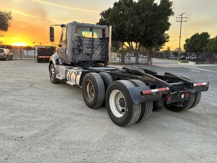 2015-international-prostar-image-4