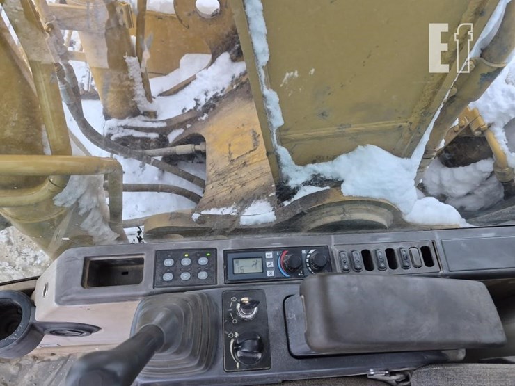 caterpillar-322c-image-15