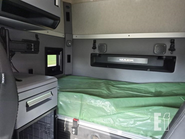 2024-mack-anthem-64t-image-20