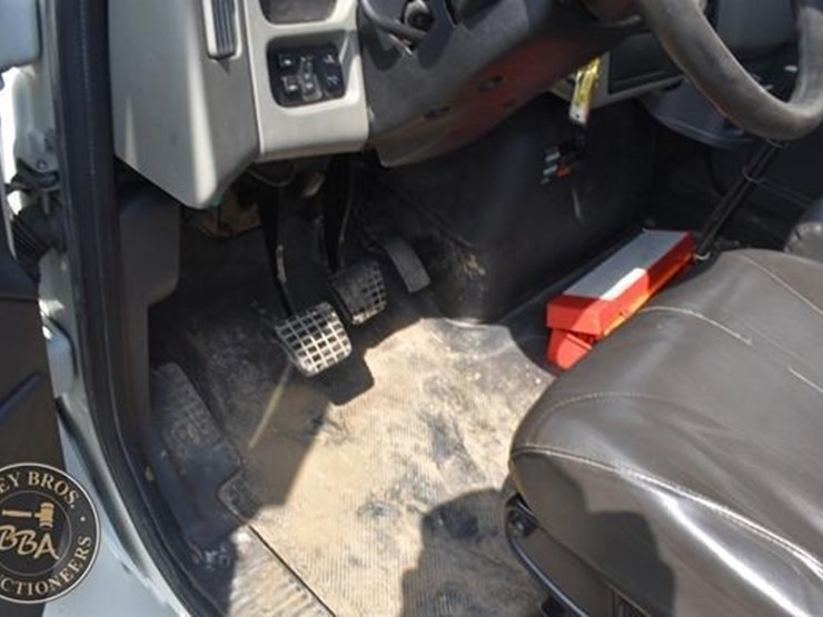 international-durastar-4400-image-60