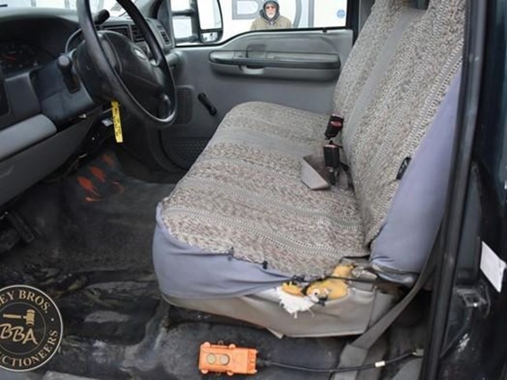 ford-f550-xl-image-30