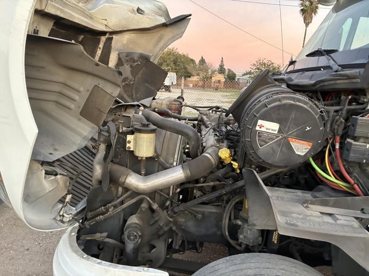 2013-international-prostar-image-6