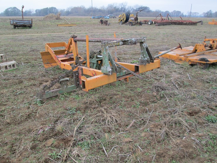 #35320-•-levee-gate-trencher-image-2