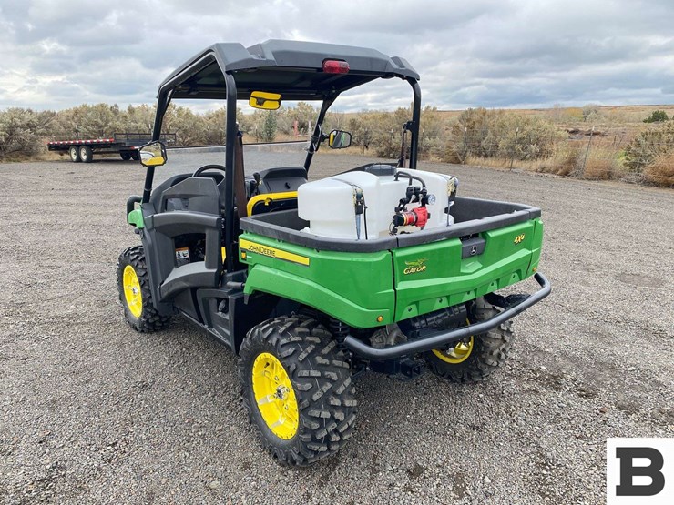 2021-john-deere-gator-image-3