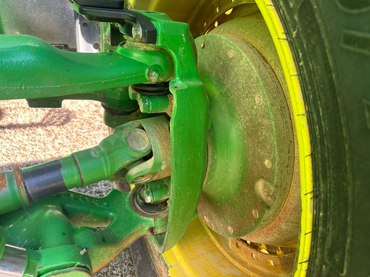 2021-john-deere-370-image-18