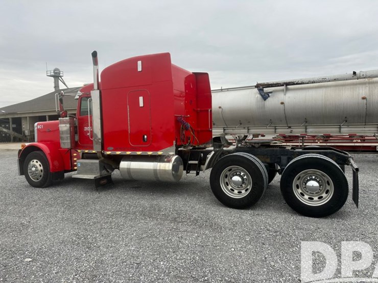 2007-peterbilt-379-image-3