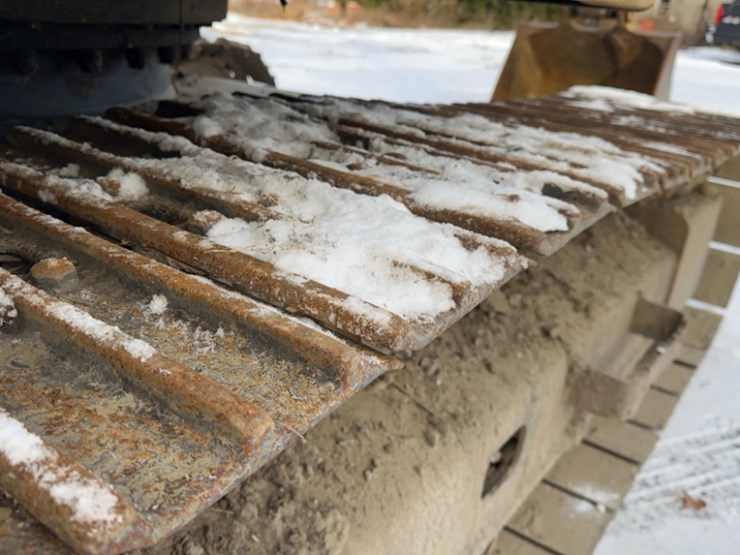 caterpillar-e120b-image-18