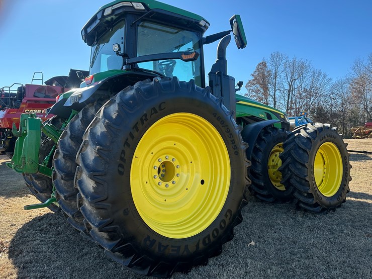 2021-john-deere-370-image-3