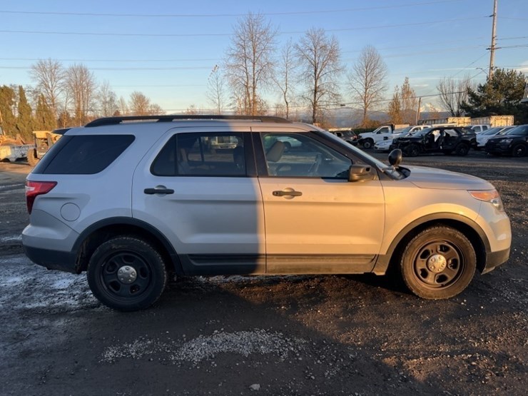 2015-ford-explorer-image-3