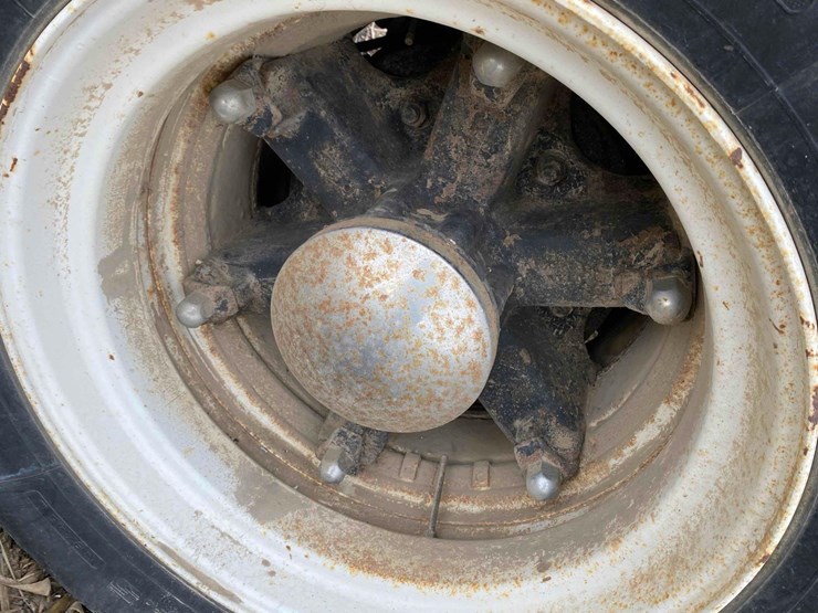 1987-freightliner-day-cab-semi-tractor-image-48