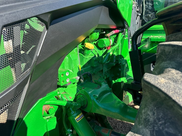 2021-john-deere-370-image-49