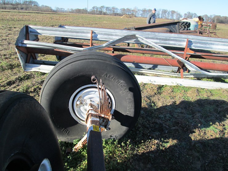 #35332-•-lot-of-(2)-willmar-19l-16-fertilizer-buggy-axles-&-tires-image-5