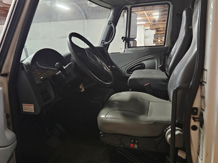 2005-international-8600-image-5