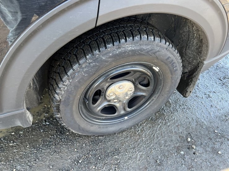 2020-ford-explorer-image-12