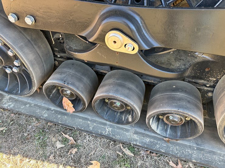 #35562-•-2023-case-470-track-tractor-image-25