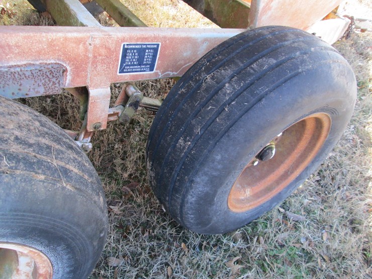 #35381-•-willmar-pull-type-spreader-17-image-14