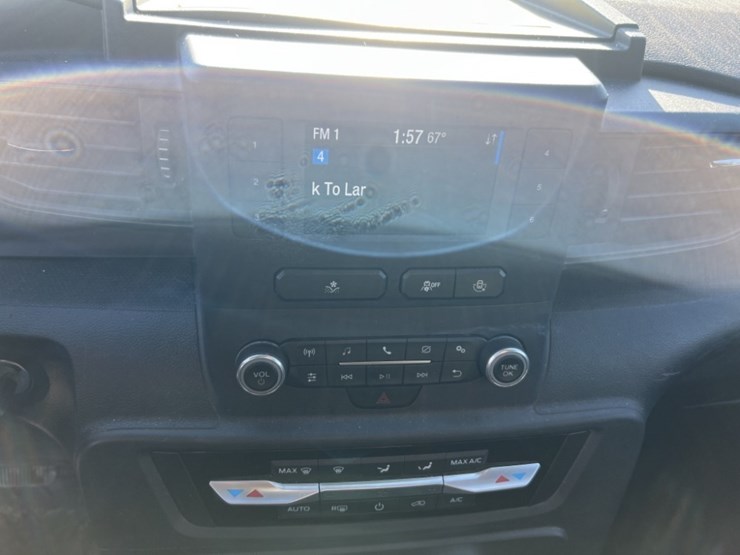 2020-ford-explorer-image-26