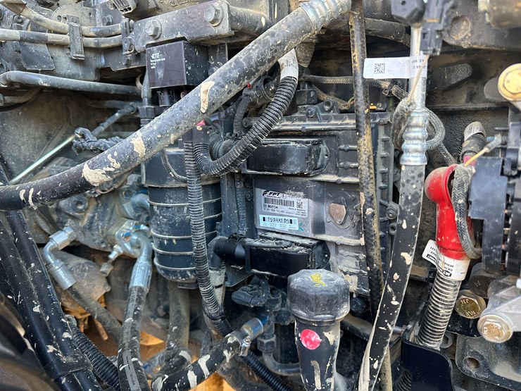 #35562-•-2023-case-470-track-tractor-image-88