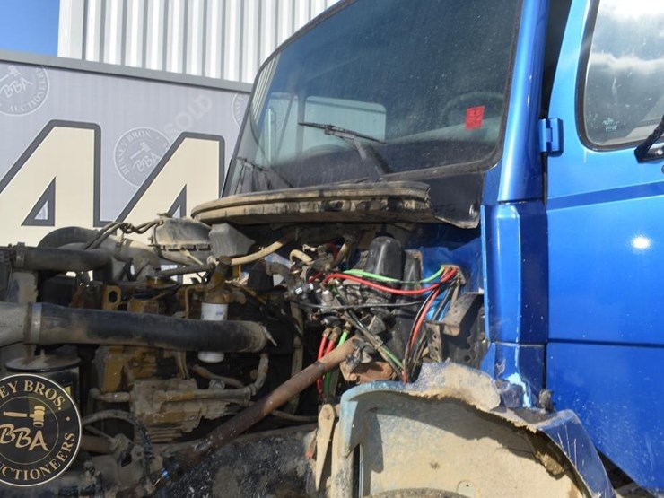 freightliner-fl70-image-35