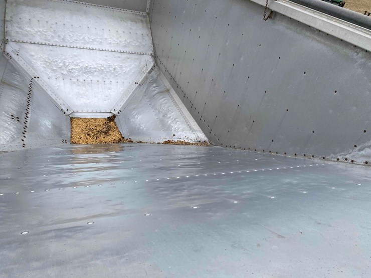 wilson-alum-41’-grain-trailer-image-41