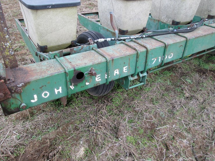 john-deere-7100-image-16