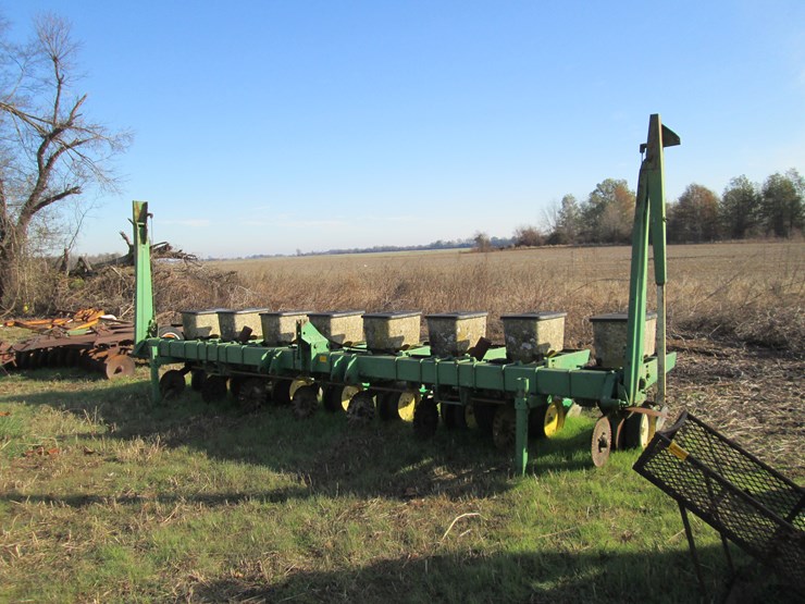 john-deere-7100-image-1