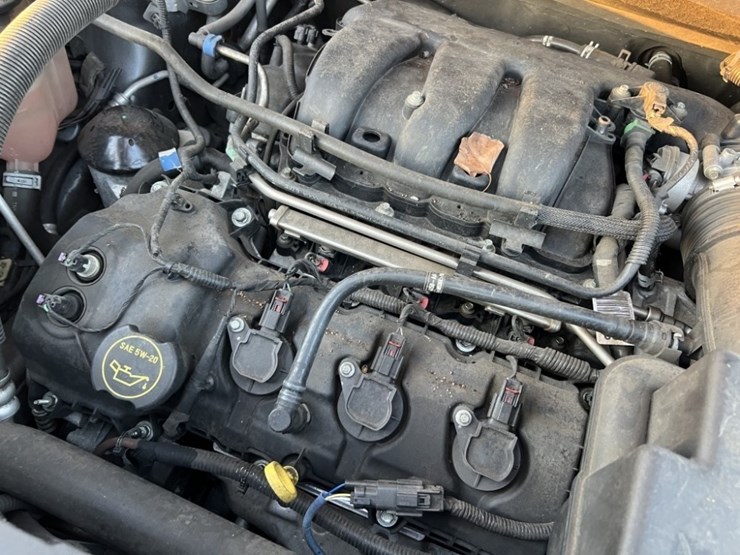 2015-ford-explorer-image-11