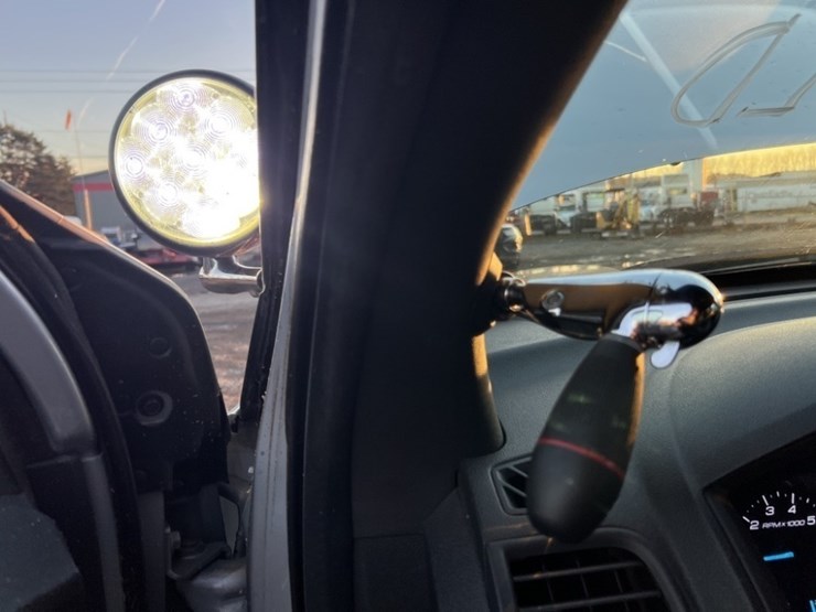 2015-ford-explorer-image-25