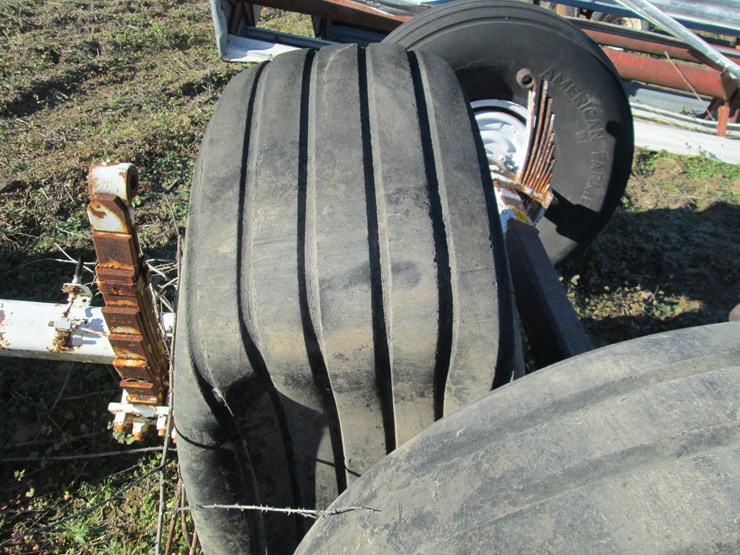 #35332-•-lot-of-(2)-willmar-19l-16-fertilizer-buggy-axles-&-tires-image-4