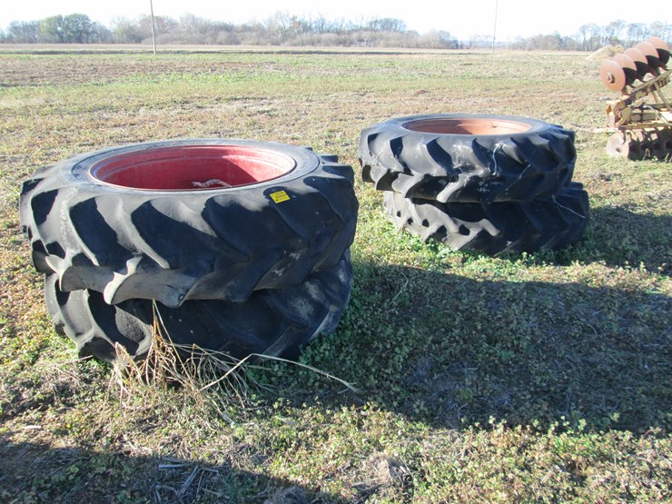 #35338-•-lot-of-(4)-18.4-38-tractor-tires-image-2