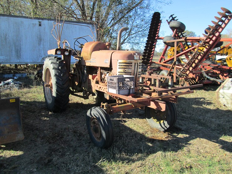 #35307-•-farmall-450-tractor-image-2