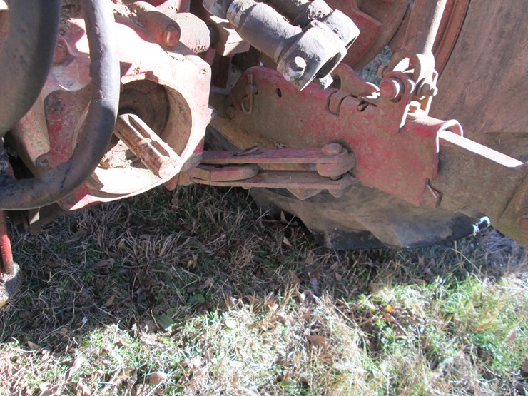 #35306-•-farmall-580-tractor-image-8