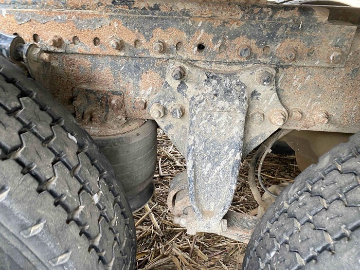 2007-freightliner-day-cab-semi-tractor-image-24