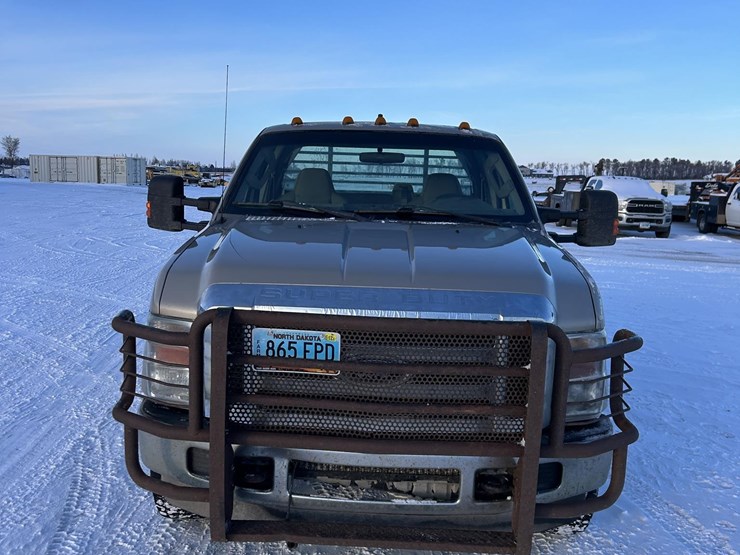 ford-f350-xlt-image-2