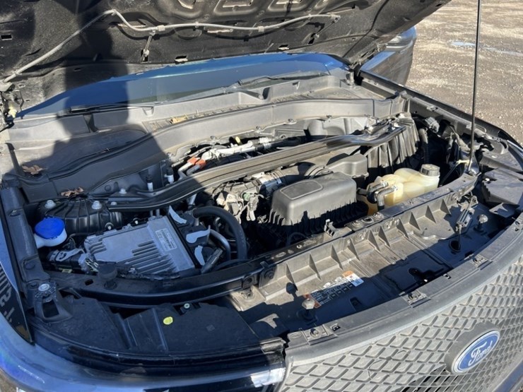 2020-ford-explorer-image-17