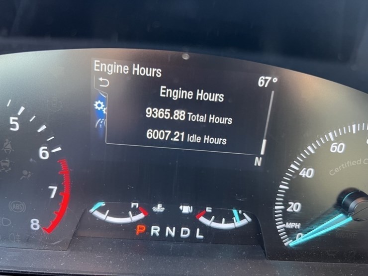 2020-ford-explorer-image-30