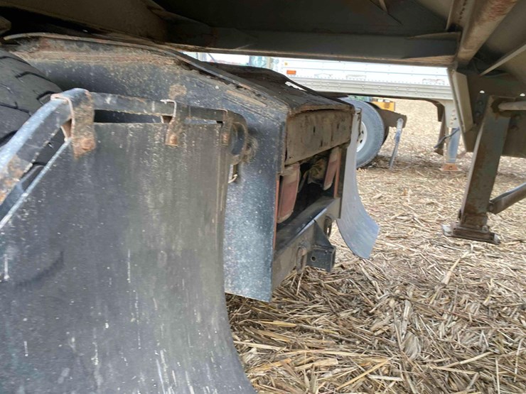 1987-freightliner-day-cab-semi-tractor-image-9