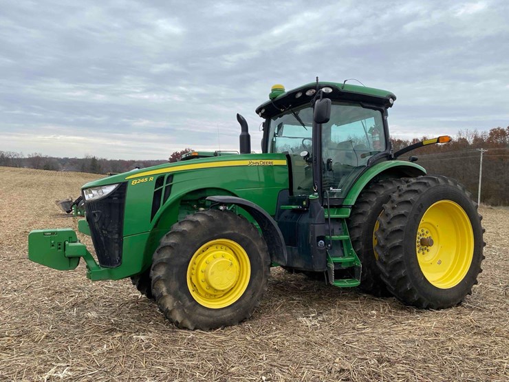 john-deere-8245r-image-1