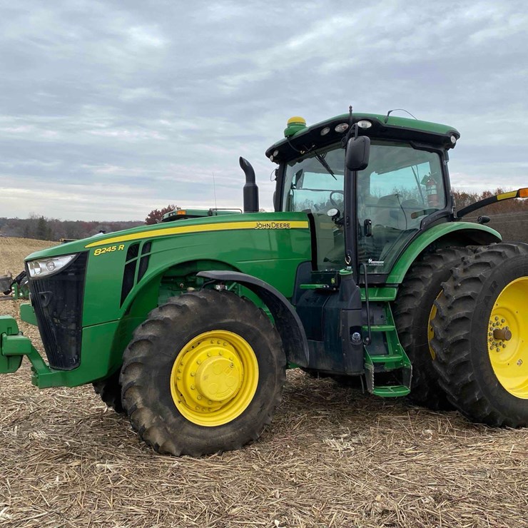 JOHN DEERE 8245R