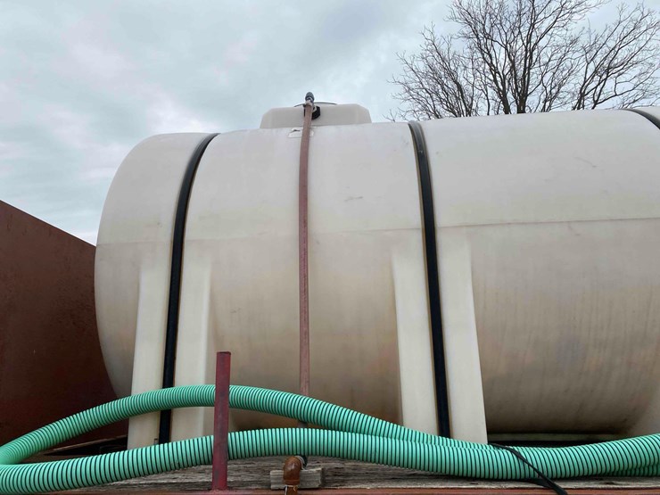 spray--trailer-image-19