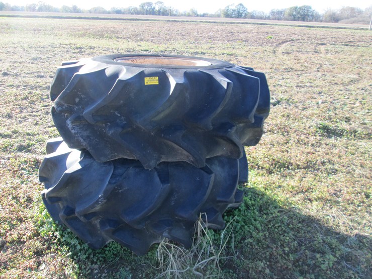 #35337-•-lot-of-(2)-bf-goodrich-23.1-26-tractor-tires-image-1