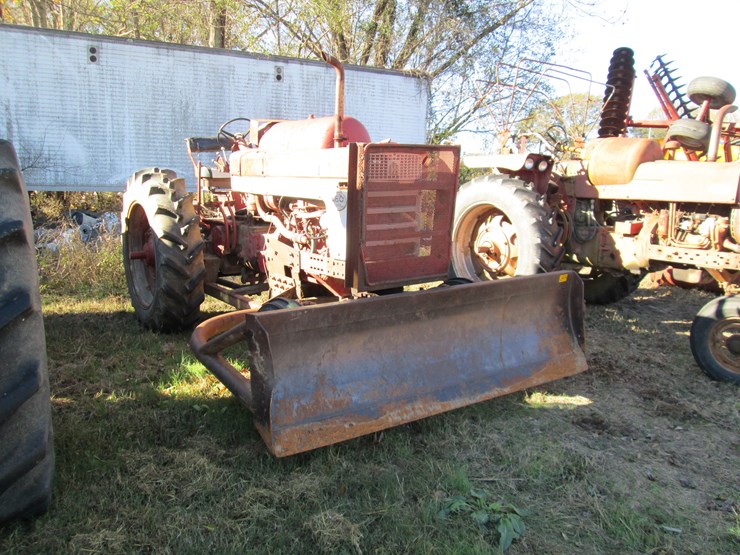 #35306-•-farmall-580-tractor-image-2