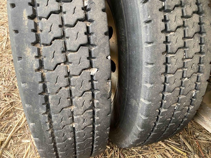 2007-freightliner-day-cab-semi-tractor-image-48