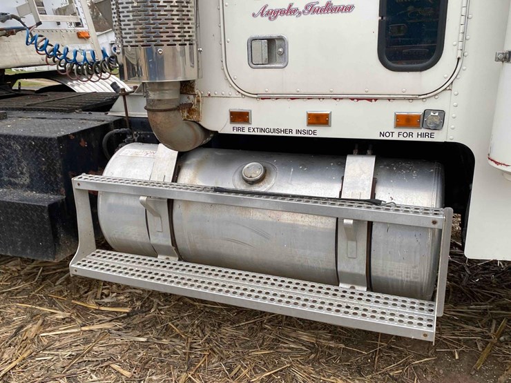 1987-freightliner-day-cab-semi-tractor-image-25